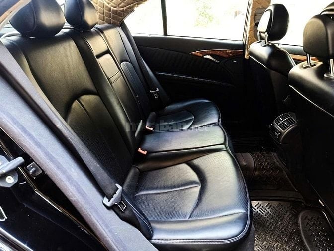 Bán rẻ siêu phẩm Mercedes E Class biển siêu VIP tứ quý 1111 độ full!