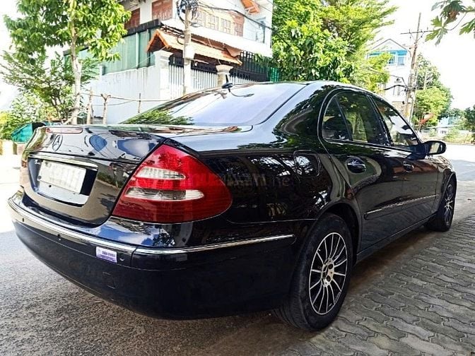 Bán rẻ siêu phẩm Mercedes E Class biển siêu VIP tứ quý 1111 độ full!