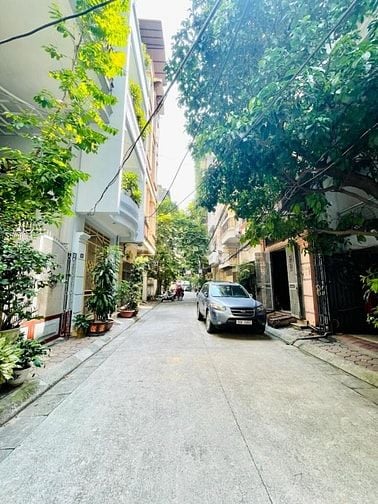 Bán nhà phố Lạc Trung, Hai Bà Trưng 73m, 4 tầng, mt 4.5m. Giá: 28.5 tỷ