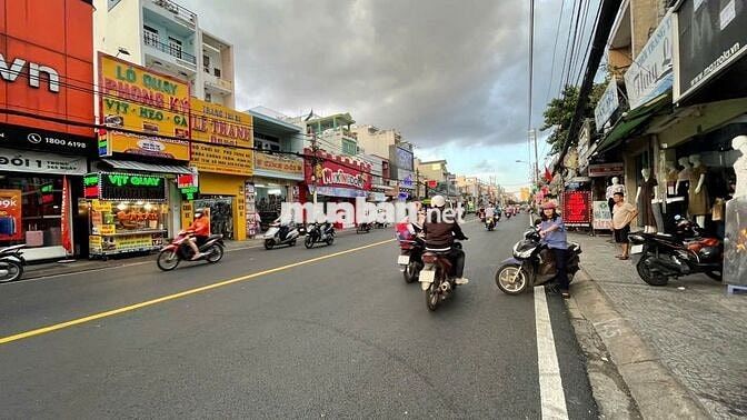 CHo thuê nhà 2 mặt tiền trước sau đường Hậu giang 7,5x25m