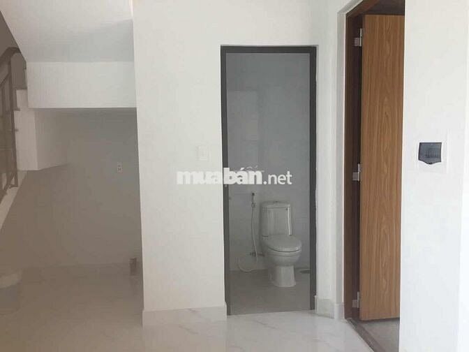 Cho thuê Nhà phố vườn 1 trệt 1 lầu 3pn 2vs giá *** hiện tại