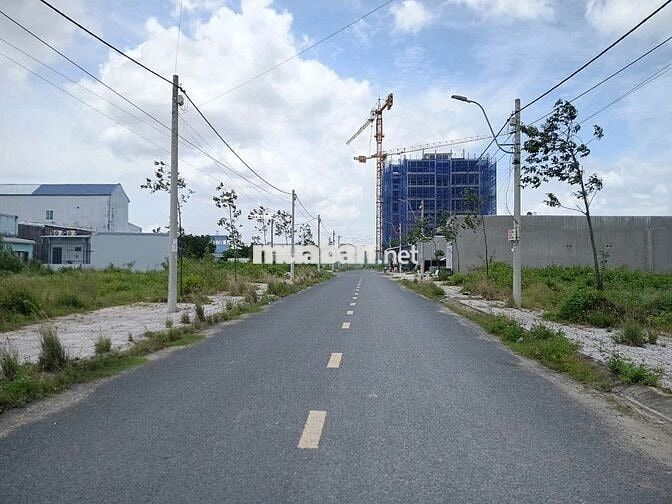 NỀN HIẾM ĐS 4 KDC ĐÔNG PHÚ LỘ MỚI, VỊ TRÍ GẦN GÓC, KẾ BÊN KHU CHUNG CƯ
