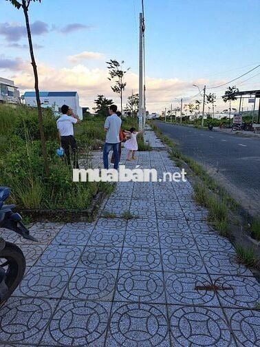 NỀN HIẾM ĐS 4 KDC ĐÔNG PHÚ LỘ MỚI, VỊ TRÍ GẦN GÓC, KẾ BÊN KHU CHUNG CƯ