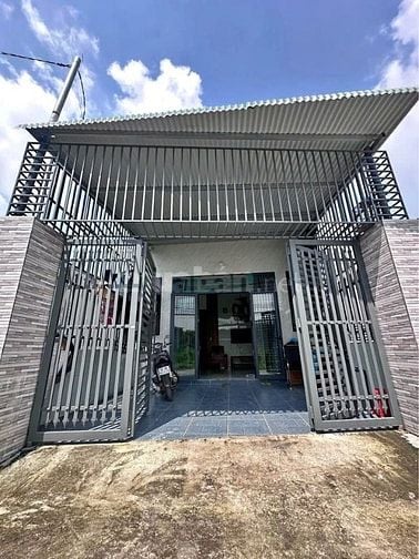 Bán nhà cách chợ Thới Tứ 50m vào 1 sẹc Trịnh Thị Miếng, 1ti050tr,shr 