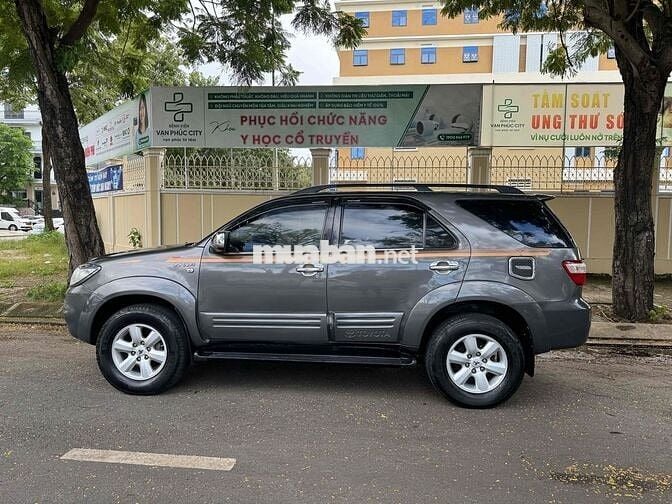 2009 Toyota Fortuner V chính chủ BSTP đẹp