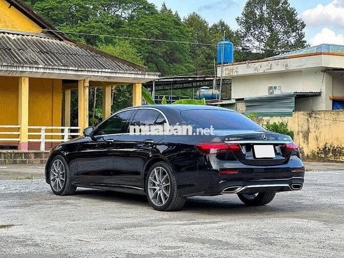 Mercedes Benz E Class 2022 E300 AMG 28900 km