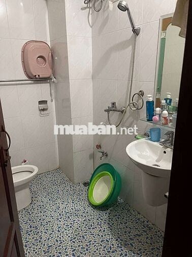 Cho thuê nhà ngọc thụy 60m 4 tầng 4 ngủ giá 11 triệu có bớt
