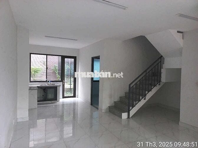 Cho thuê Nhà phố vườn 1 trệt 1 lầu 3pn 2vs giá *** hiện tại