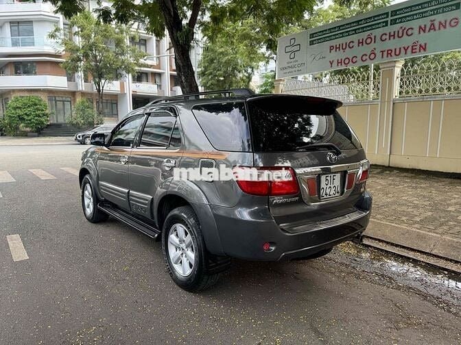 2009 Toyota Fortuner V chính chủ BSTP đẹp