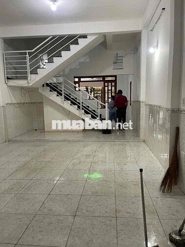 Cho thuê nhà 5x22 1 trệt lầu, phan văn hớn 1 sẹc giá 8tr
