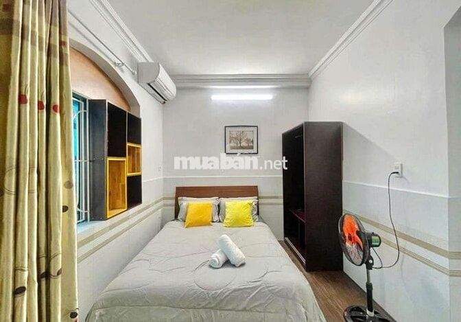 CHO THUÊ CĂN HỘ DỊCH VỤ 22m2 có Ban Công ở Lê Thánh Tôn Q1