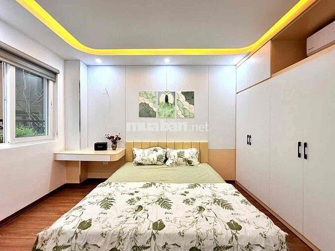 Nhà phố Thịnh Quang dt :34m ,5 tầng , mt:3.5. Chỉ : 7.5 tỷ