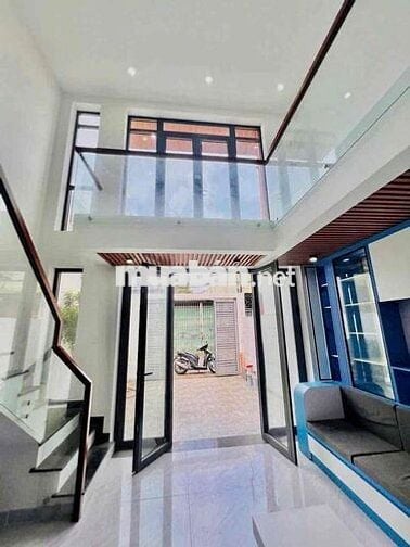 Nhà Lầu SHR Thổ Cư Cách Chợ 26 ( 300m )
