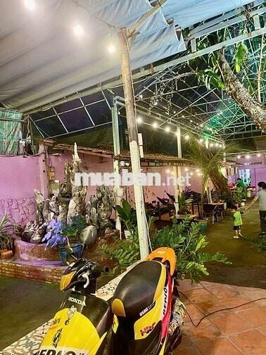 Cho thuê mặt bằng kinh Doanh hơn 200m2 Sẳn vật dụng chỉ cần vào kdoanh