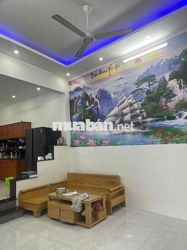chuyển chỗ ở cần bán nhà 1 lầu 1 trệt kp2 long bình