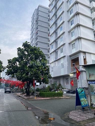 Cần bán gấp căn hộ được chính chủ ở kỹ,sổ hồng: 68m2, 2PN, 2 ban công