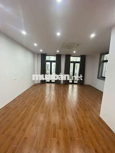 🔥 Cho thuê shophouse 5 tầng 500m² gần biển hồ Vincom – giá cực sốc