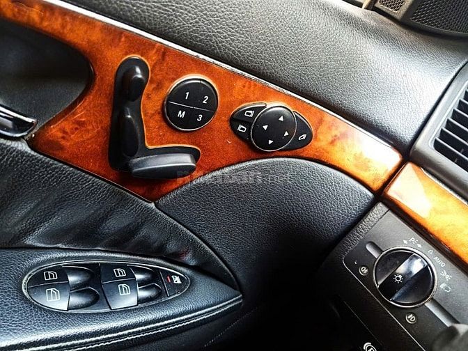 Bán rẻ siêu phẩm Mercedes E Class biển siêu VIP tứ quý 1111 độ full!