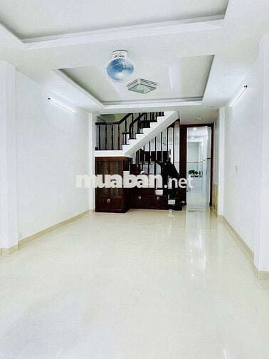 Cho thuê nhà mới mặt tiền Nguyễn Trọng Lội, p4. Dt. 4,5x20m 1 tr 3 lầu