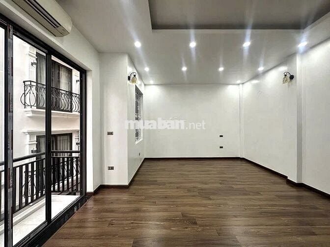 Anh Trung đang bán nhà 50m,5t tại Phùng Hưng,HĐ,t/máy, ô tô đỗ chỉ 10t
