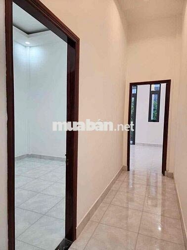 nhà lầu mới  4,5x16 hướng Đông Nam kdc Hưng Phú - 5 tỷ 500tr (T Lượng)