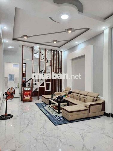 nhà lầu mới  4,5x16 hướng Đông Nam kdc Hưng Phú - 5 tỷ 500tr (T Lượng)