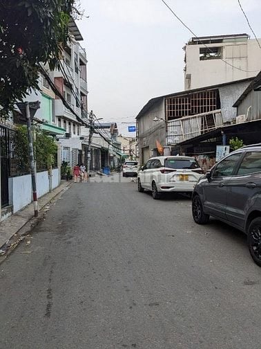 Nhà 3 tầng hẻm 1 sẹc hẻm 7 m TT Nhà bè. 178 m2 hơn 7 tỷ.