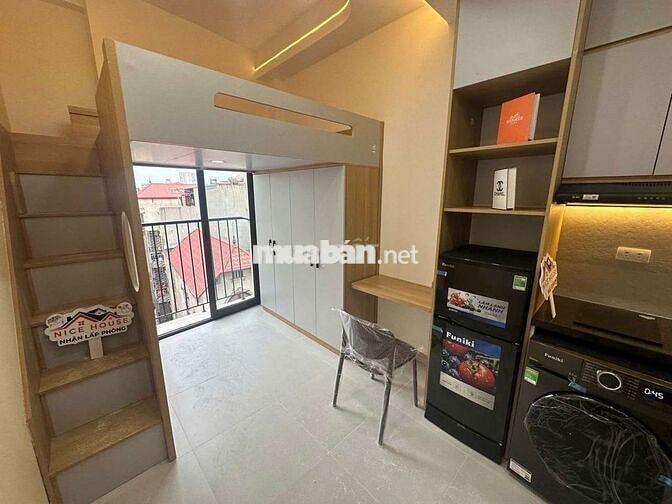 Cho thuê CCMN 25m2 Gác xép full đồ. Ban công thoáng tại Phạm Văn Đồng