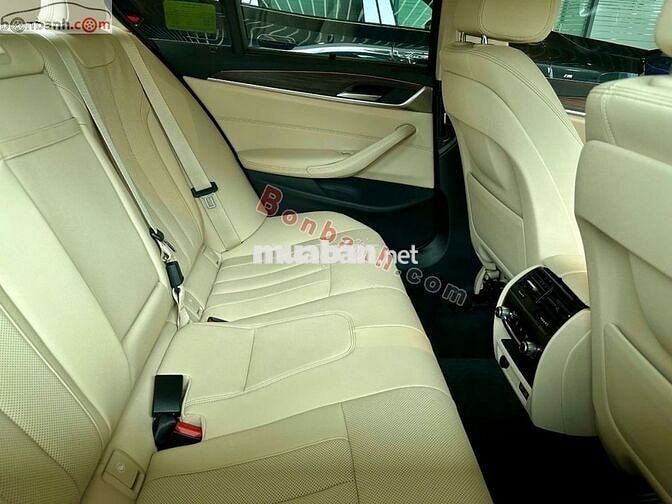 BMW 5 Series 520i 2023 - 1 Tỷ 829 Triệu