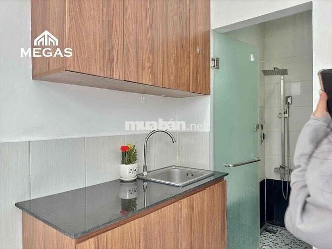 CĂN HỘ Q3_CỬA SỔ LỚN_RỘNG RÃI_THOÁNG MÁT_SẠCH SẼ_THANG MÁY_HẺM Ô TÔ