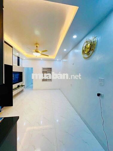 PHAN ĐÌNH GIÓT NHÀ TT TẦNG 1 - Ô TÔ QUA - 30M RA PHỐ - FULL NỘI THẤT