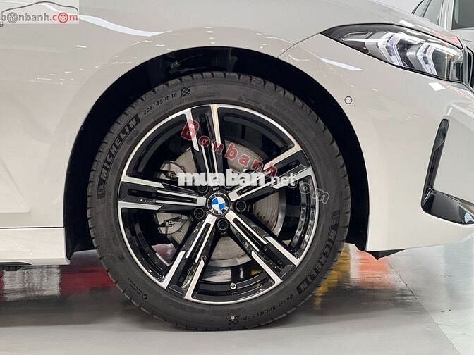 BMW 3 Series 320i M Sport 2024 - 1 Tỷ 620 Triệu