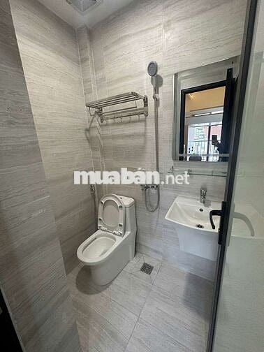 Cho thuê CCMN 25m2 Gác xép full đồ. Ban công thoáng tại Phạm Văn Đồng