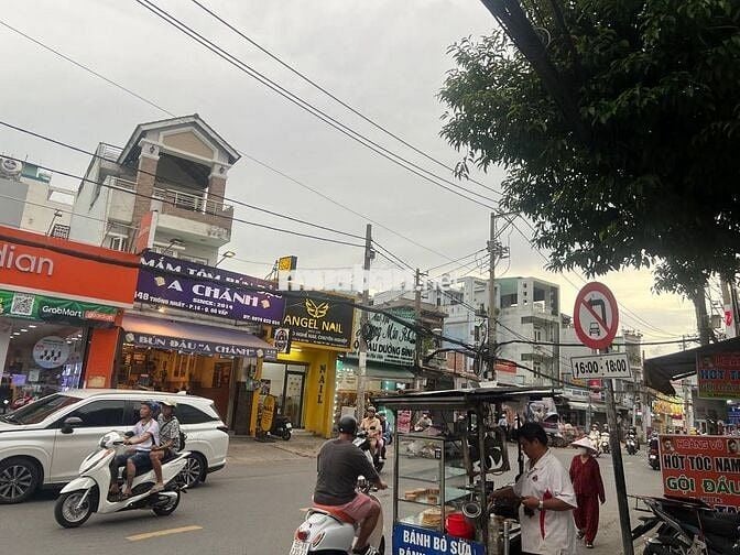Cần bán nhà đẹp Thống Nhất, Khu các thương hiệu lớn. 7x18