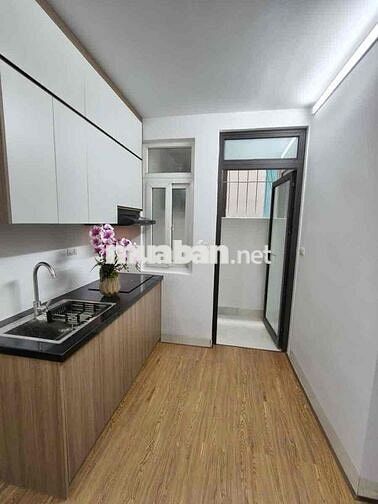 Bán căn hộ 55 m2 chỉ 1,9 tỷ gồm 2 ngủ đẹp , p khách rộng phố Khương Đì