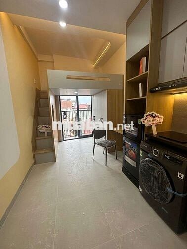Cho thuê CCMN 25m2 Gác xép full đồ. Ban công thoáng tại Phạm Văn Đồng
