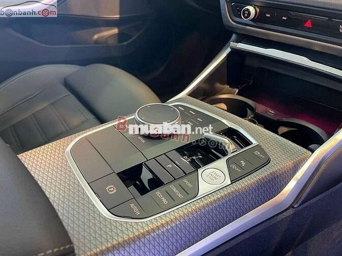 BMW 3 Series 320i M Sport 2024 - 1 Tỷ 620 Triệu