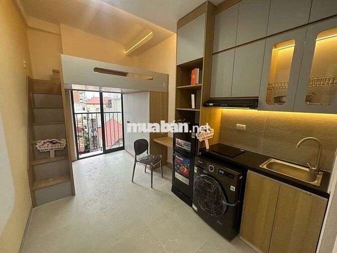 Cho thuê CCMN 25m2 Gác xép full đồ. Ban công thoáng tại Phạm Văn Đồng