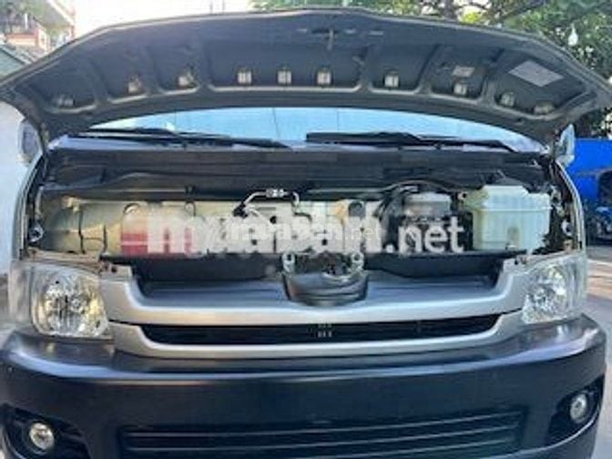 Toyota Hiace 2010 Commuter 2.5 - 187379 km