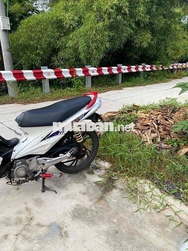 AXELO Nhật máy móc zin chưa đung tới giấy tờ OK