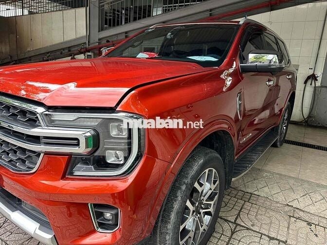 Ford Everest Titanium 4x4 2022, bảo hành Ford 2027