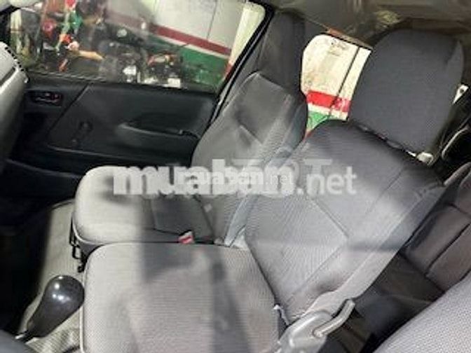 Toyota Hiace 2010 Commuter 2.5 - 187379 km