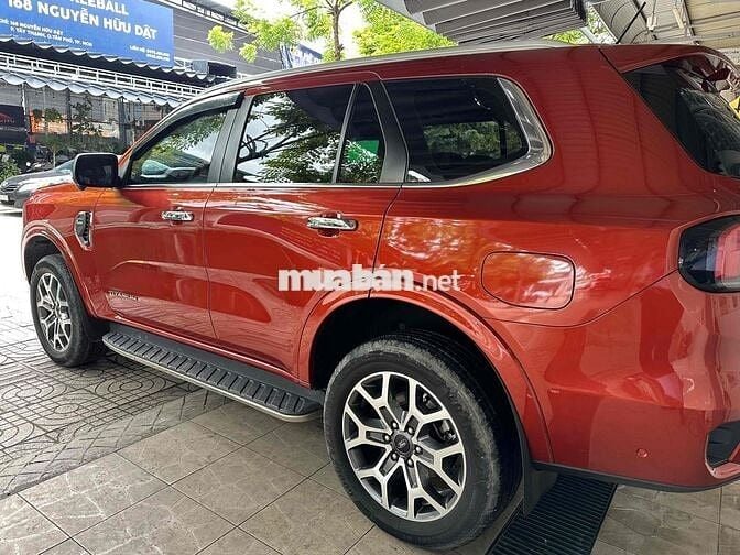 Ford Everest Titanium 4x4 2022, bảo hành Ford 2027
