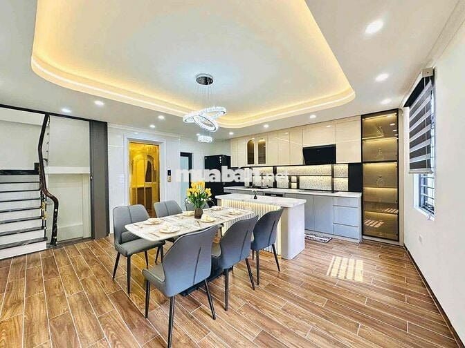 Cực Phẩm ! Nhà Phố Thái Thịnh Ngõ To Thoáng 20m Ra Phố- full Nội Thất