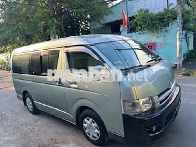 Toyota Hiace 2010 Commuter 2.5 - 187379 km