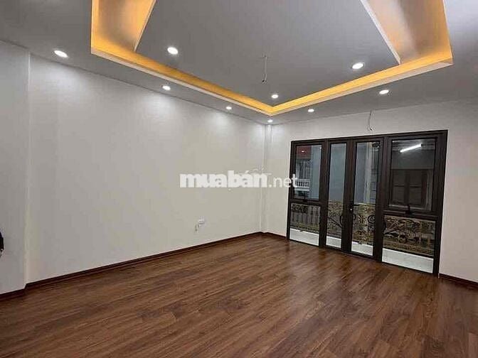 Nhà xây mới - Phố Nguyễn Chính - Oto tránh - Thang máy - Kinh doanh