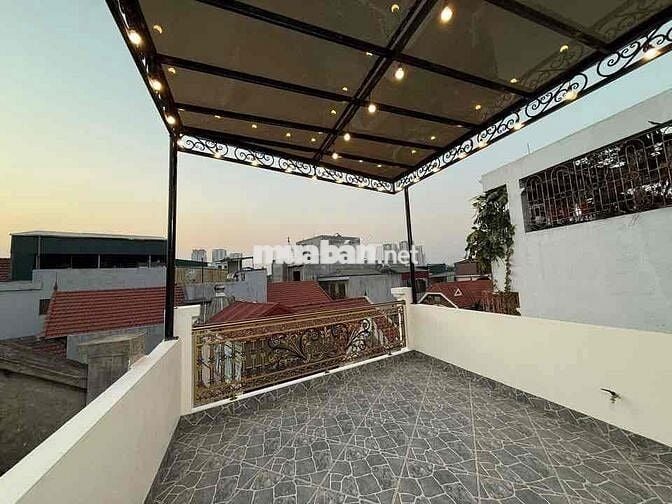 Nhà xây mới - Phố Nguyễn Chính - Oto tránh - Thang máy - Kinh doanh