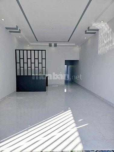 Định cư bán gấp căn nhà Đ.Lê Minh Nhựt, củ chi 150m2 SHR. Giá 950Tr