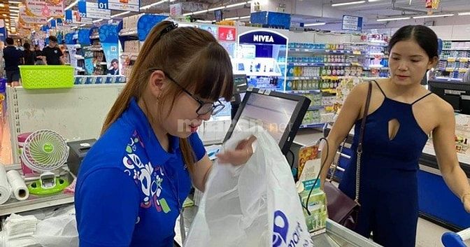 Cần Tuyển Sinh Viên, Trung Tuổi Bán Hàng, Thu Ngân, Bảo Vệ, Tạp Vụ