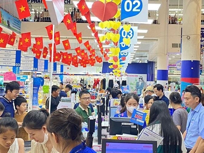 Cần Tuyển Sinh Viên, Trung Tuổi Bán Hàng, Thu Ngân, Bảo Vệ, Tạp Vụ